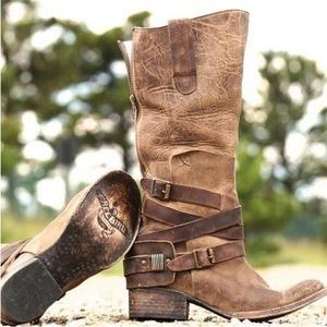 Freebird Dakota Size 8. Brown leather boot